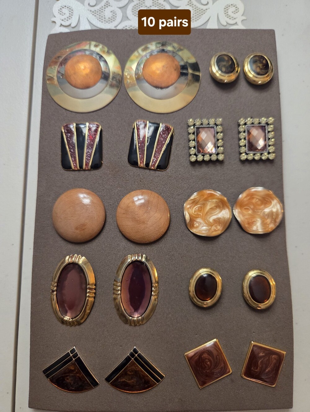 10 Pairs Women's Vintage Earrings Set in Gold, Brown & Peach